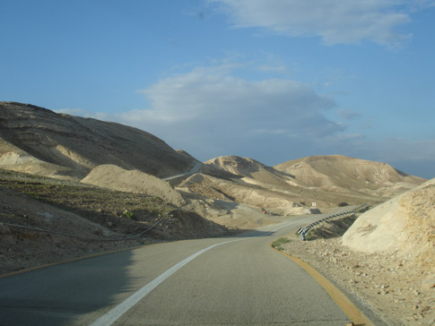 http://www.lenarevenko.com/blog/files/02-midbar.jpg